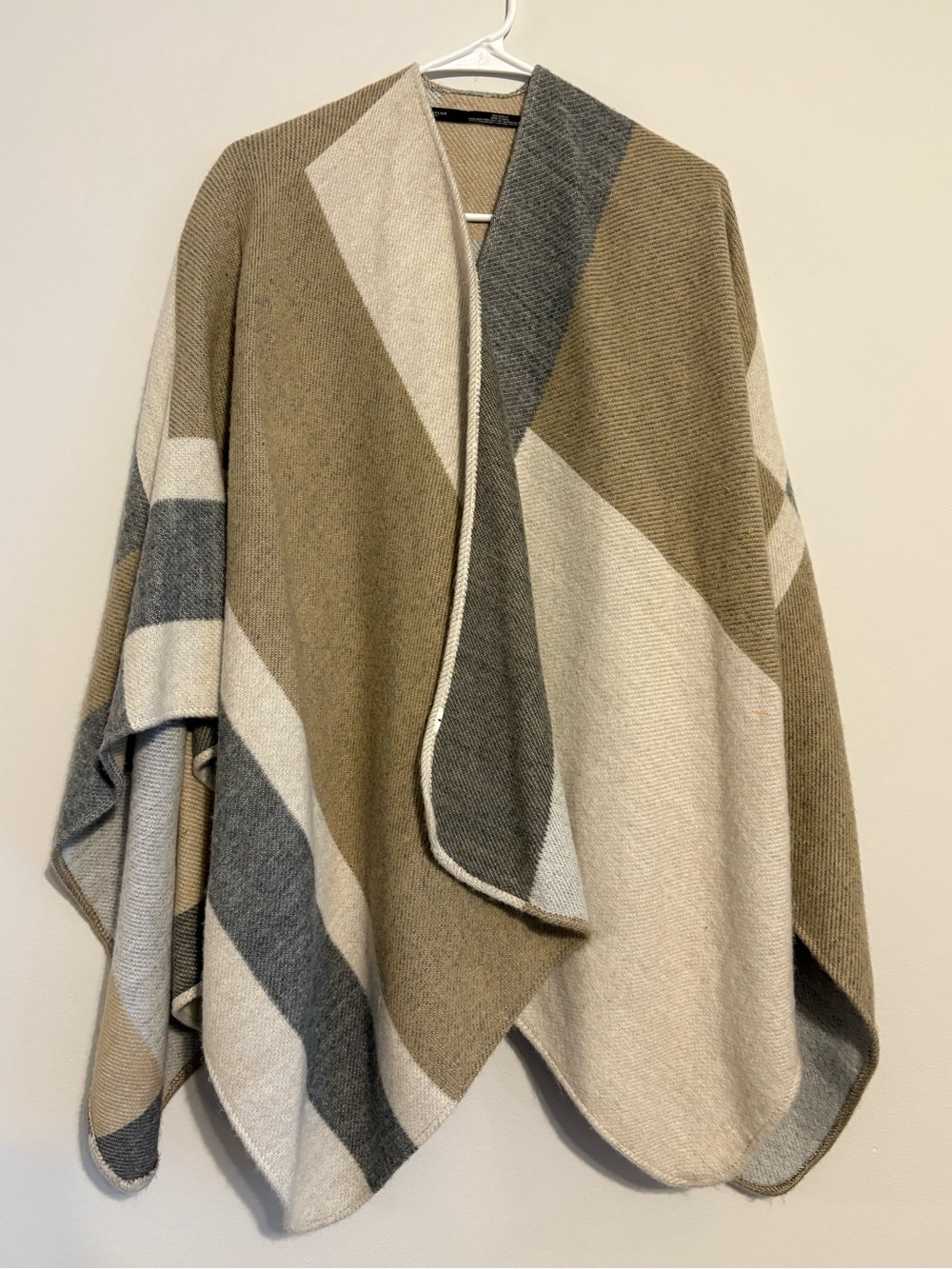 Ann Taylor OS Neutral Colorblock Knit Poncho Cape Blanket Wrap Oversized